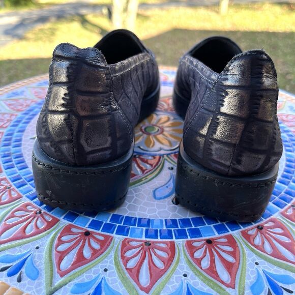 Stuart Weitzman Parker Lift Women's Sz 8.5 M Gray Metallic Croc Embossed Loafer - Picture 5 of 9